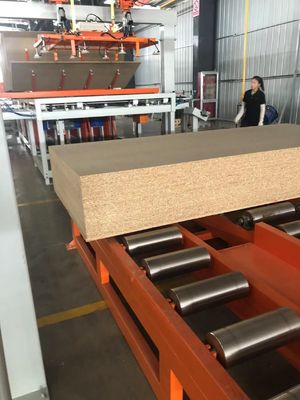 کیفیت  Laminating Production Line Short Cycle Press Melamine Hot Press Machine 900T to 1600T کارخانه