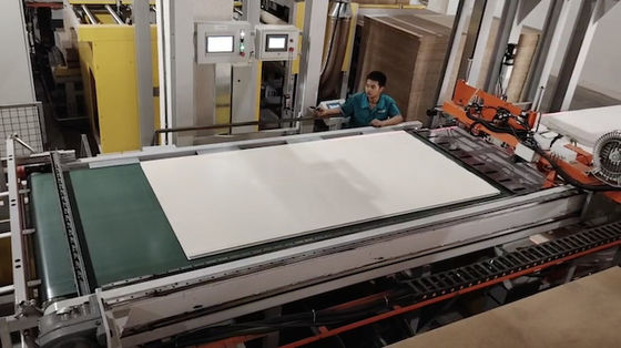 4'×8' خط فشار چرخه کوتاه برای پانل های تزئینی فشار گرم هیدرولیک برای پلائیوود